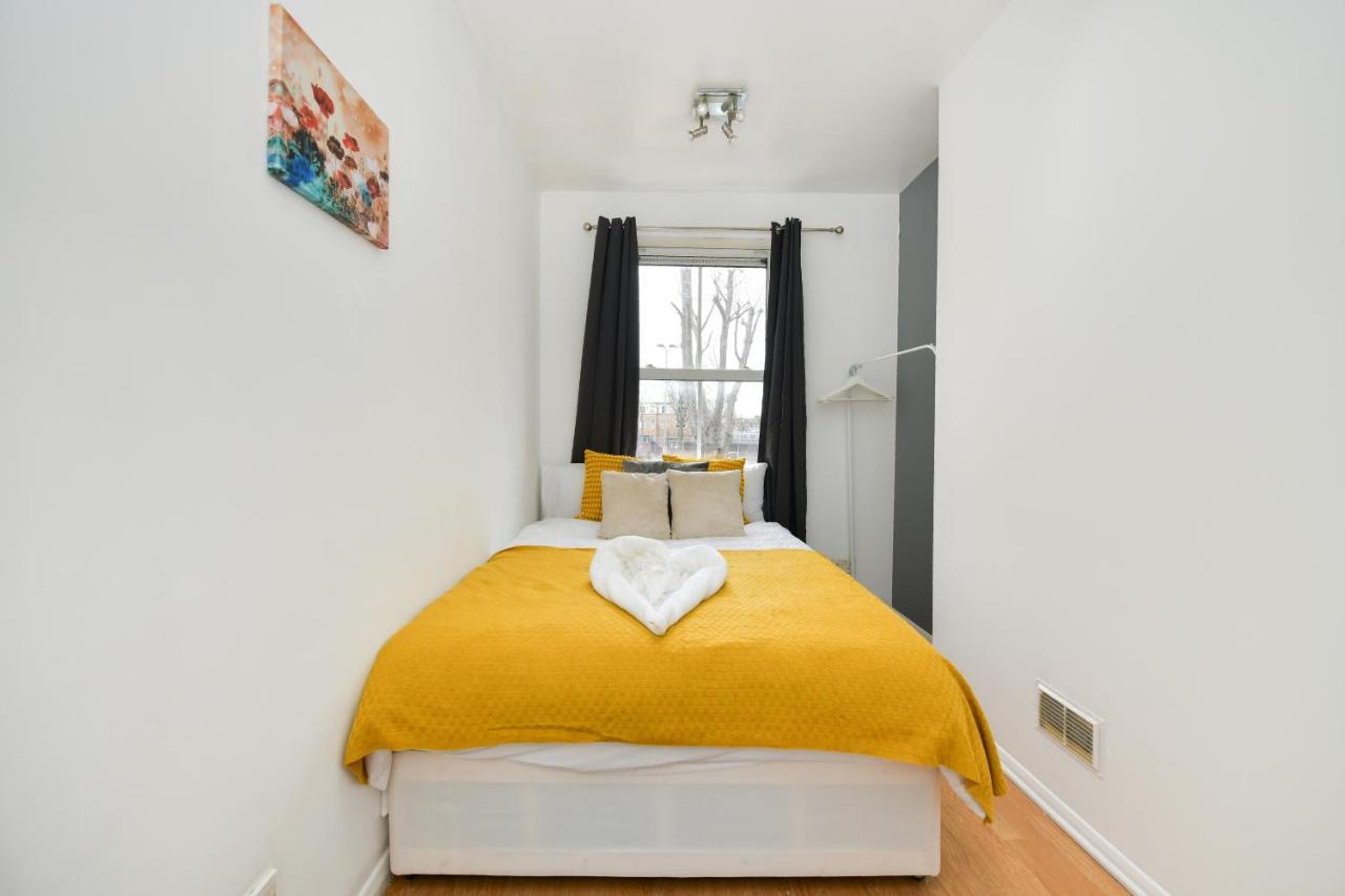 Comfy 4 Bed House Close To Station And Theatre London Exterior photo